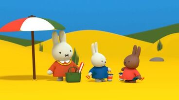 Miffy na pláži