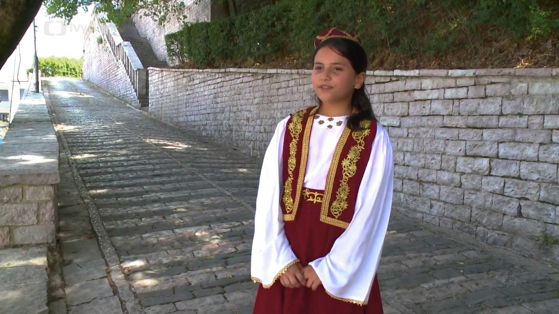Fiona miluje iso-polyfonii