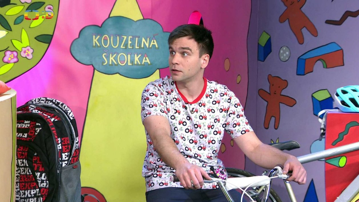 Matouš chce jet na cyklovýlet. Fany se lekne, ona na kole neumí a tak vymýšlí, jak z toho ven…