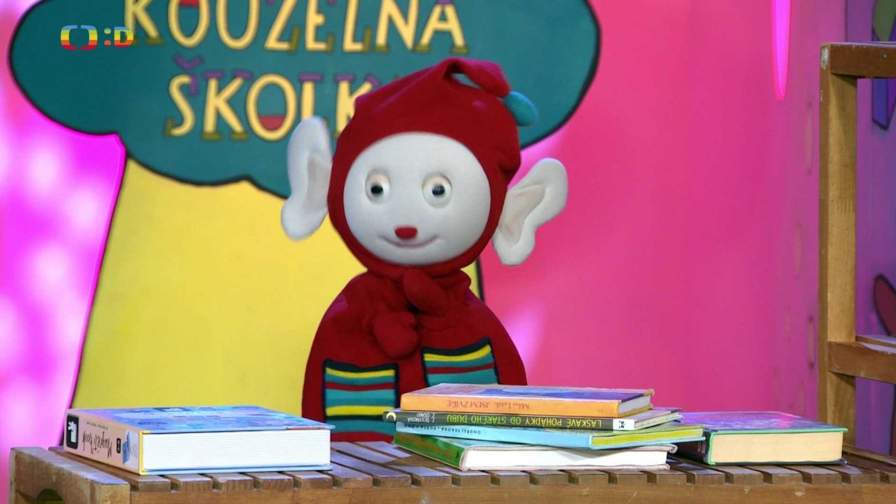 Školka plná knih. Filípek hádá, na jaké povolání si dnes budou hrát, ale spisovatele neuhádne...