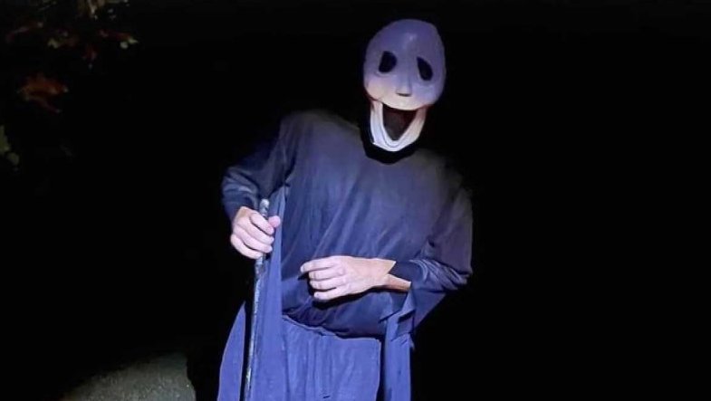 Cesta strašidelným parkem