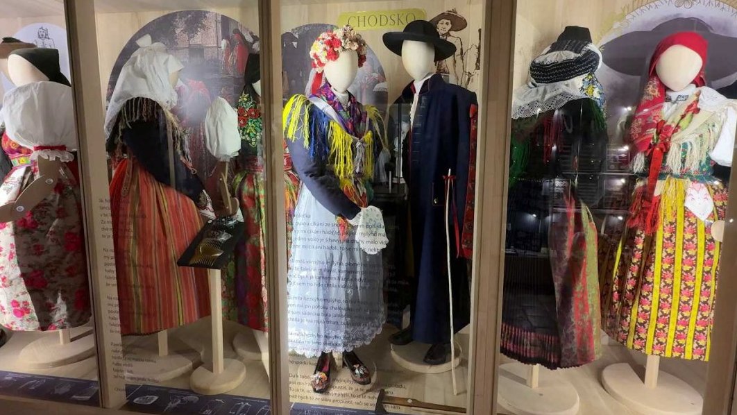 Ostrov lidových krojů