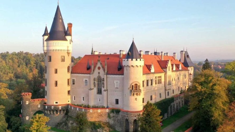 Oživená zámecká kuchyně Žleby