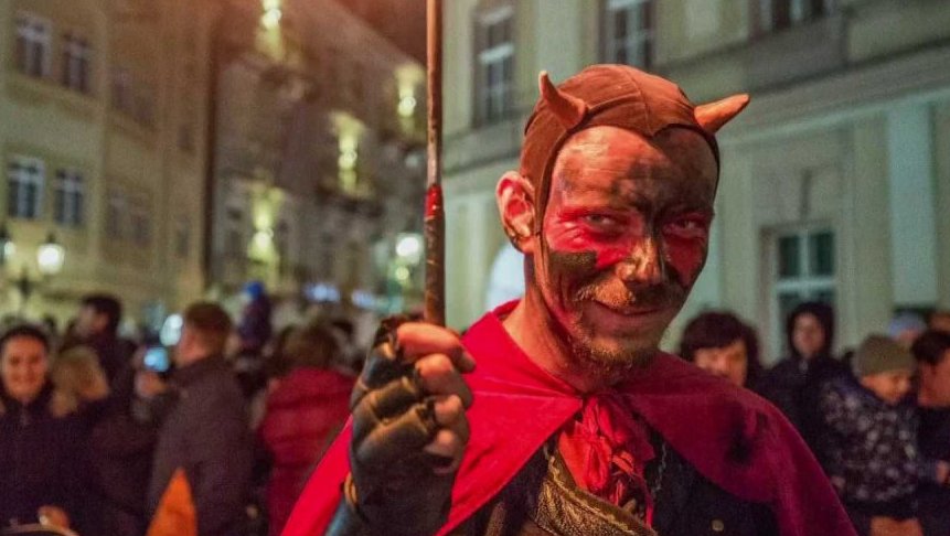 Průvod pražských strašidel