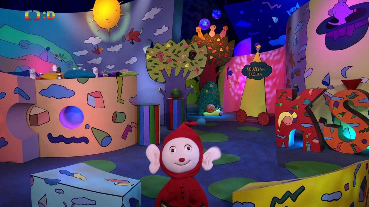 Filípek v prostředí lékárny a Lucka vysvětluje, jaké povolání si dnes představí…