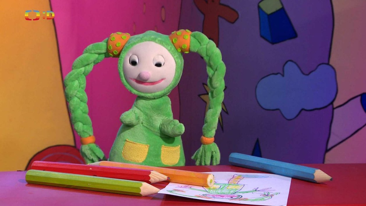 Fany maluje, jak by vypadala jako obr a Matouš předvádí, jak by vypadal jako skřítek…