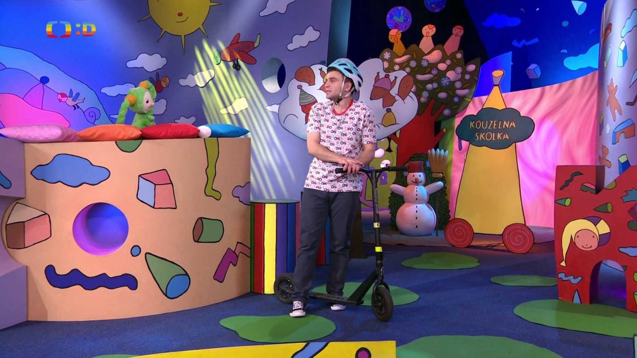 Matouš s Fany si chtějí hrát na výlet do Antarktidy a jako potřebují ledoborec na zmrzlé moře…