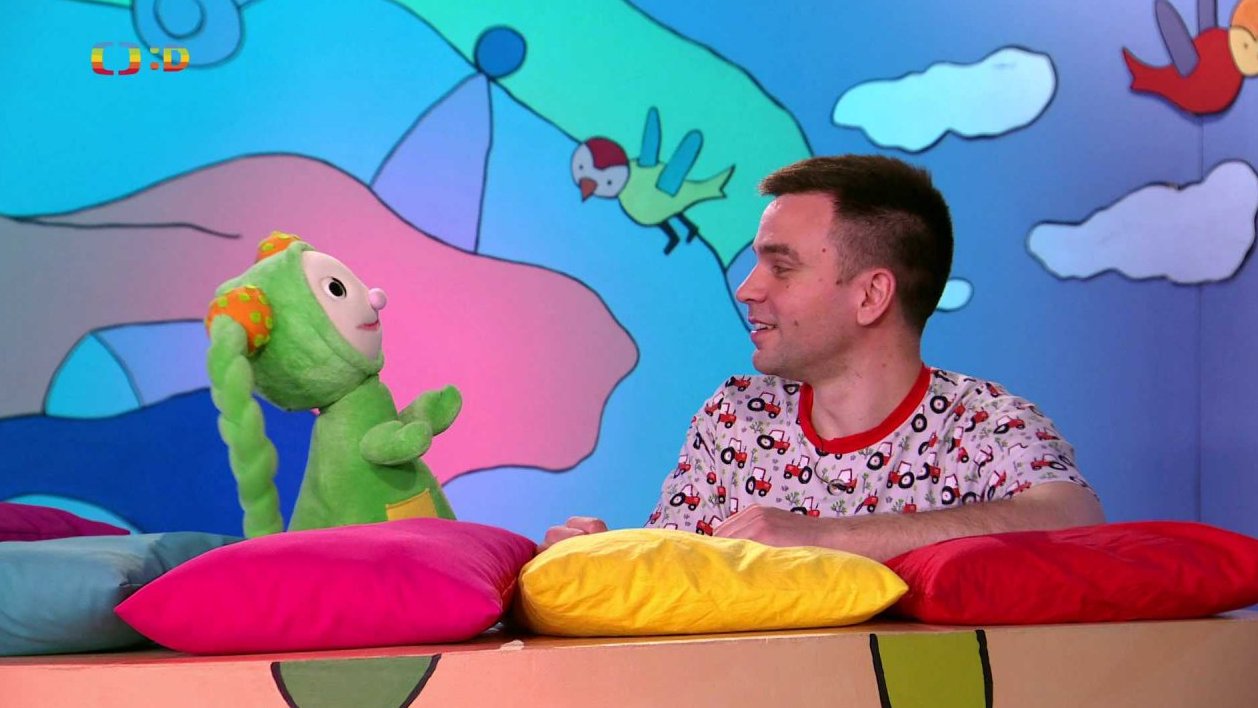 Fany chce hrát pohádku, ale nemůže se rozhodnout jakou. Tak zkouší různé…