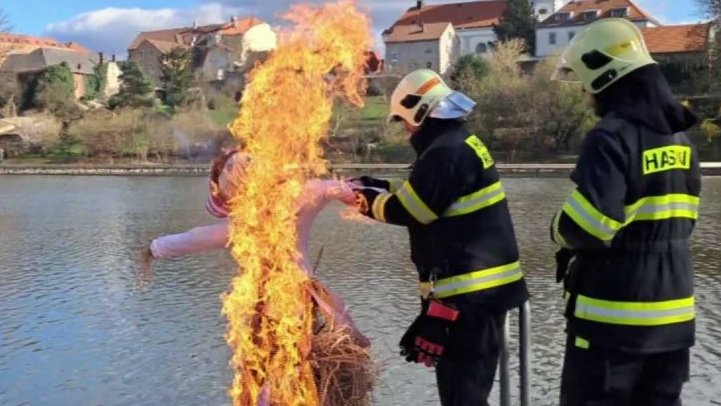 Vynášení Morany a jarní tvoření z proutí