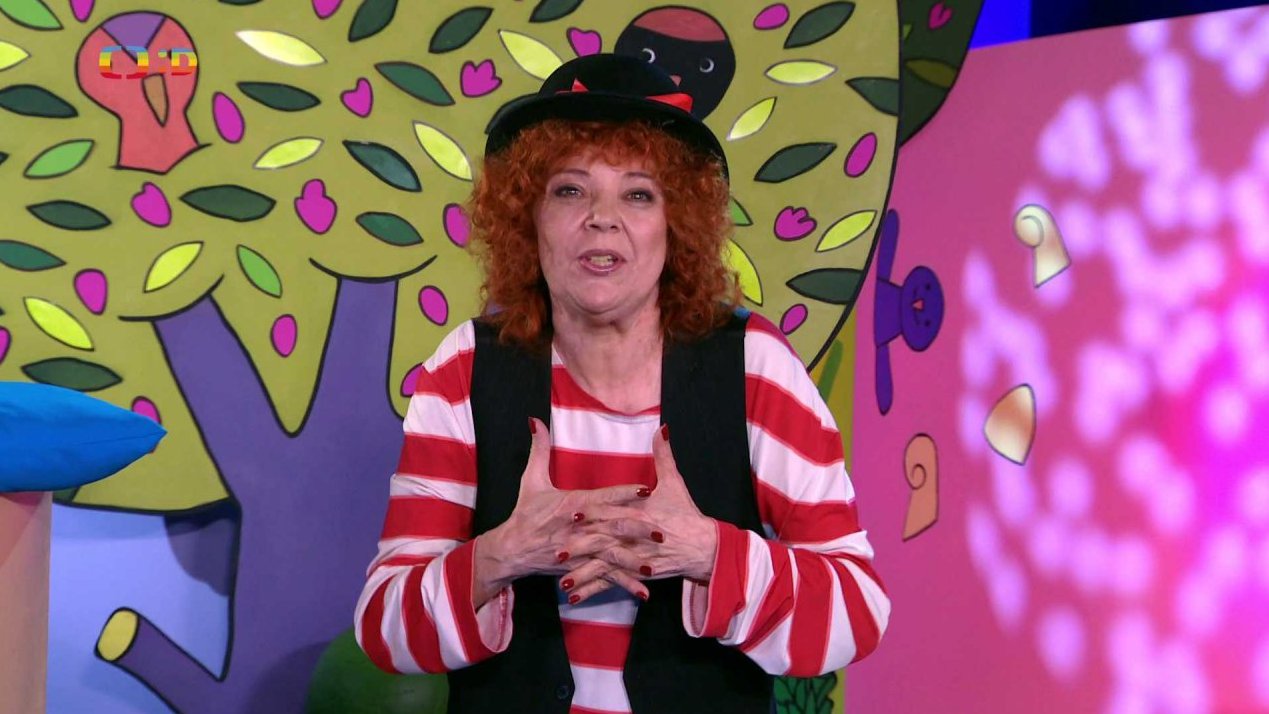 Majda čte Františkovi o Egyptě. Františka to moc nebaví a tak se tam rovnou ve své vanetě vypraví…