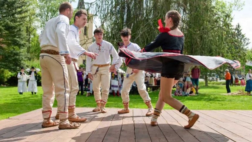 Středočeský folklorní festival Tuchlovická pouť