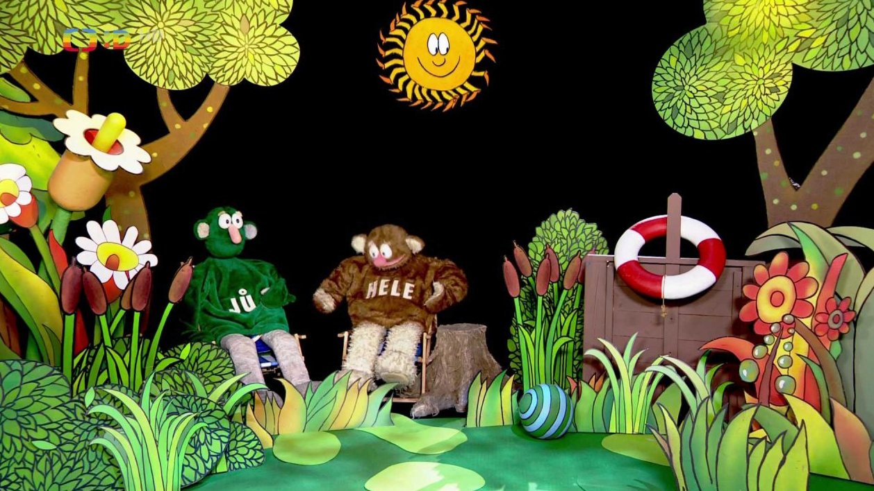 Jůheláci si užívají sluníčka u rybníka se zmrzlinou přímo od pana Vodníka.