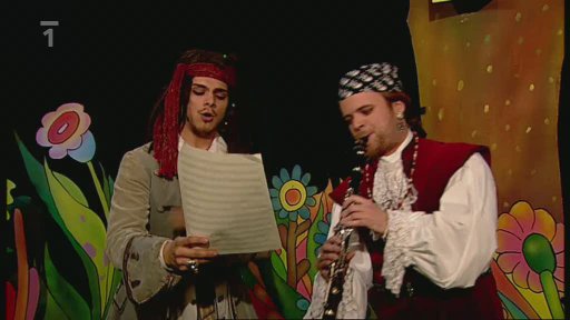 Tomáš a Filip si písní naříkají na Mufa, poté si ale zazpívají jinou píseň, veselou a povzbudivou.