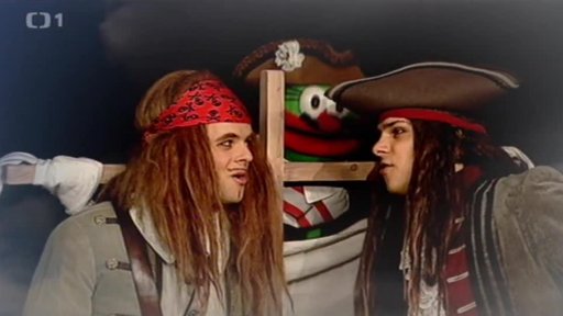 Filip a Tomáš si hrají na slavné piráty kapitána Džeka s párou a kapitána Fintu. Nemůže chybět ani Štrpl Mufák.