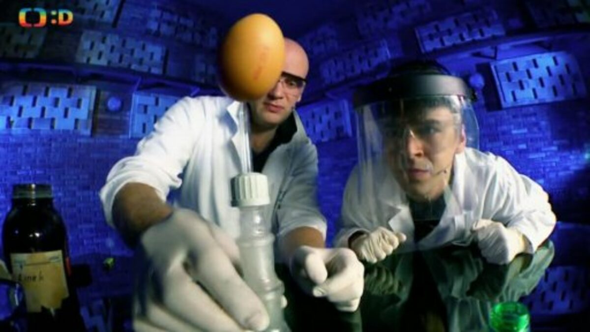 Lovci záhad — Experiment: Vaječný výbuch – Videa – Déčko – Česká televize