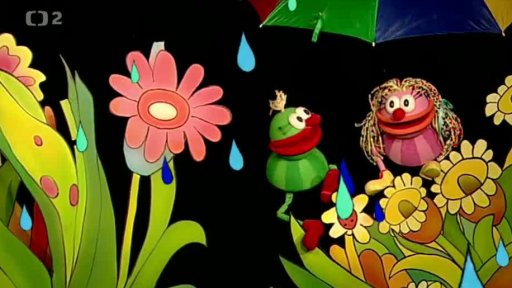 Na kouzelném paloučku prší, Muf je z toho rozčarovaný, ale Fámulka se umí zabavit i v dešťi.