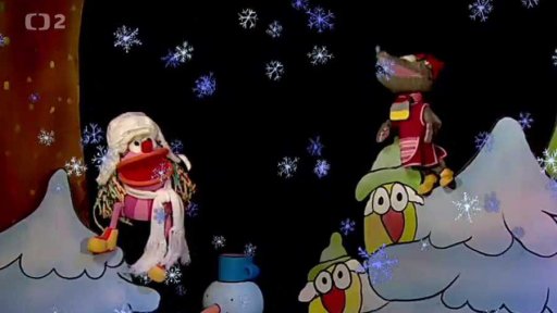 Tryskomyš a Fámula se radují ze sněhu.
