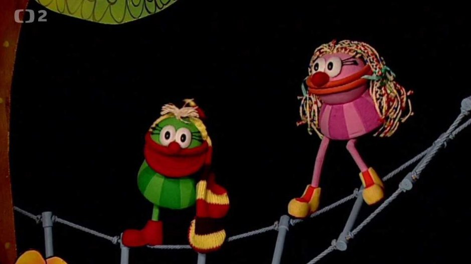 Muf a Fámula připomínají kamarádům soutěž k filmu Lichožrouti, Muf si k tomu vypůjčil od Trautenberka ponožku!