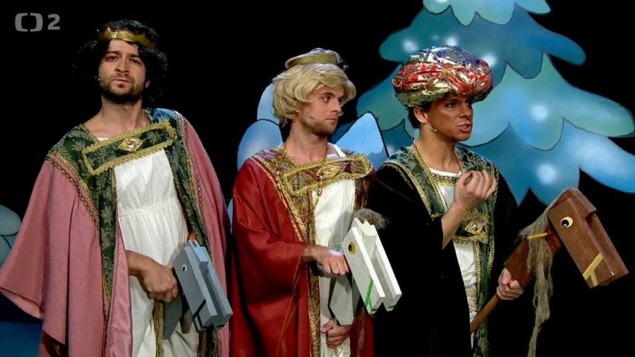 Tři králové zpívají tříkrálovou koledu. Muf je marně přemlouvá, aby jej vzali sebou, jako čtvrtého krále. Až když jim ukáže svůj nález, Aladinovu lampu, králové roztají.