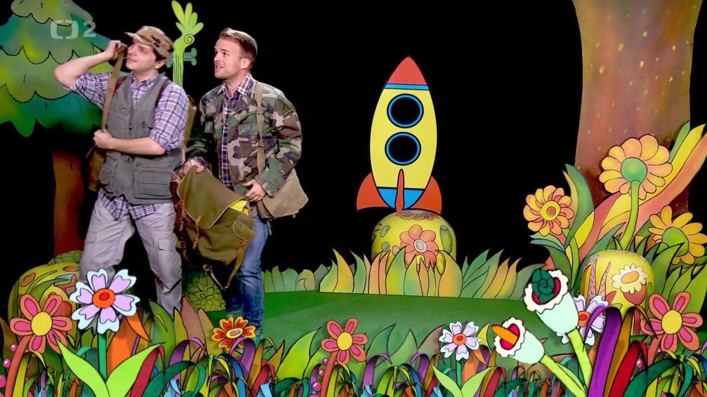 Filip a Tomáš jako trampové objeví raketu – píseň Kosmickej vandr. Vyděsí je Muf jako dravý Mimozemšťan.