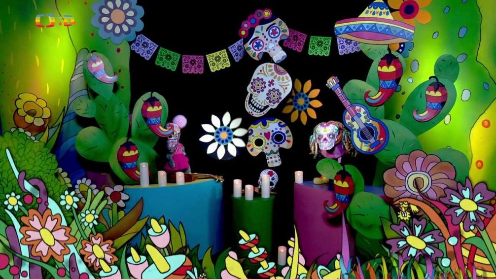 Tryskomyš s Fámulou zpívají mexickou píseň o Dni mrtvých.