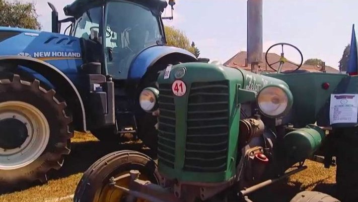 Zelenohorský traktor ve Žďárci u Seče