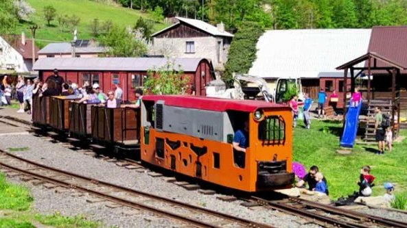 Jarní poježdění na lesní železnici v Rajnochovicích